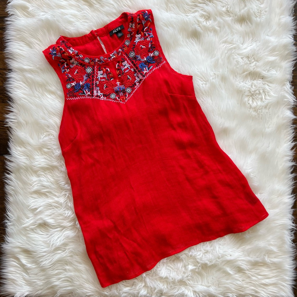 Alyx Womens Blouse Red Blue Floral Embroidered Sleeveless Button Keyhole L